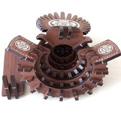 パズル兜(織田信長)(据置タイプ)裏面