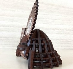 パズル兜(織田信長)(据置タイプ)側面