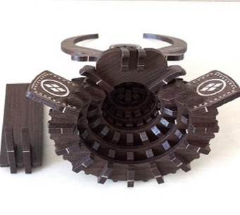 パズル兜（武田信玄）（据置タイプ）裏面