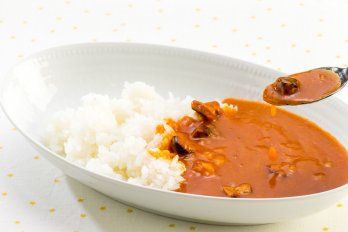 たこカレーの盛り付け例