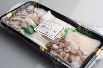 パッケージに入った冷凍状態の明石ダコのたこしゃぶ